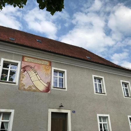 65Qm Wohnung Klosterblick Im Historischen Pfarrhaus Pielenhofen Esterno foto
